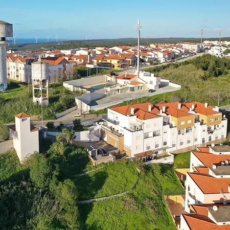Apartamento Casas & T2 Mathys Nazaré